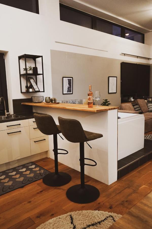 Stilvolles City-Loft Mit Privatem Whirlpool Trèves Extérieur photo
