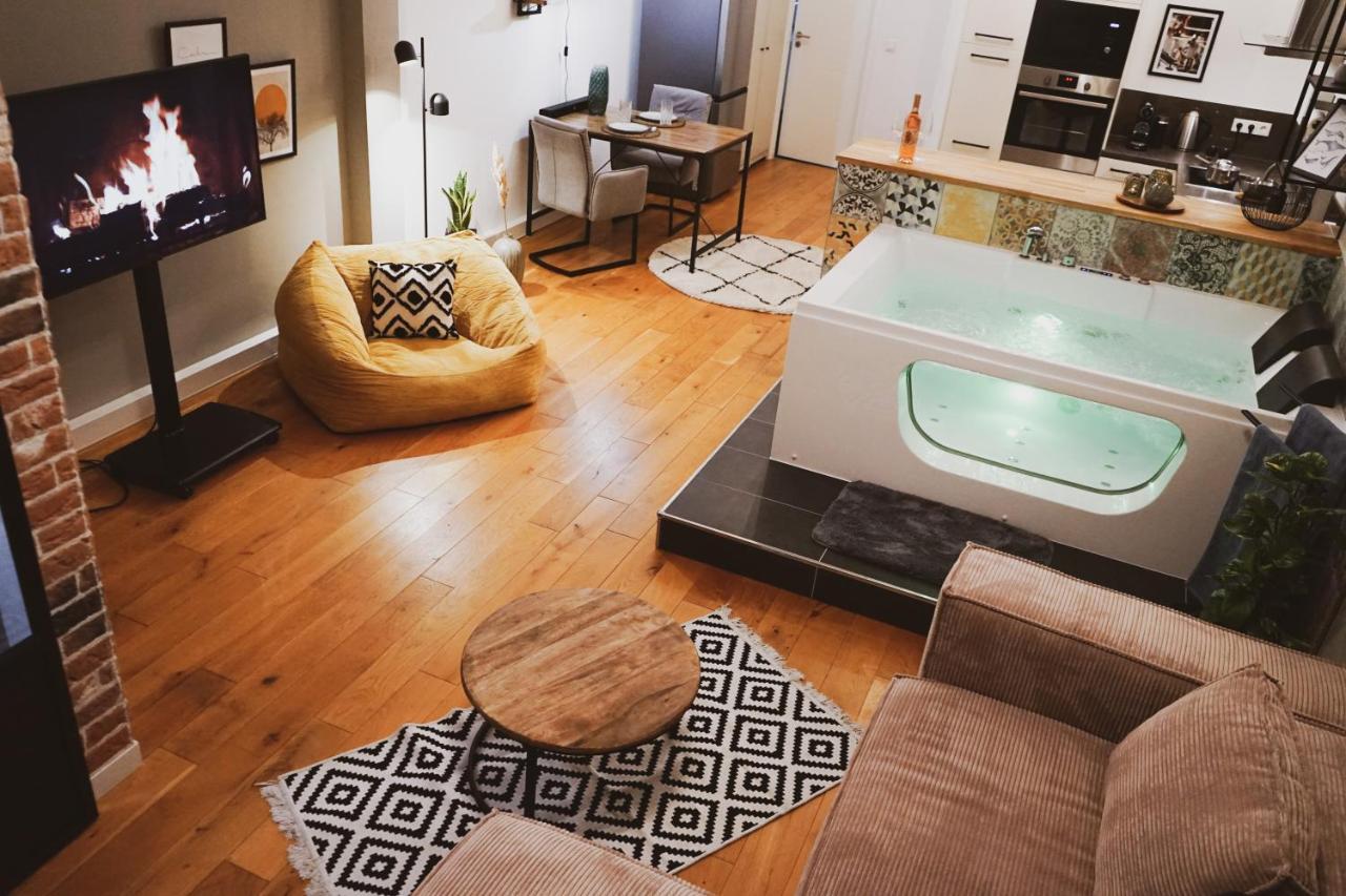 Stilvolles City-Loft Mit Privatem Whirlpool Trèves Extérieur photo