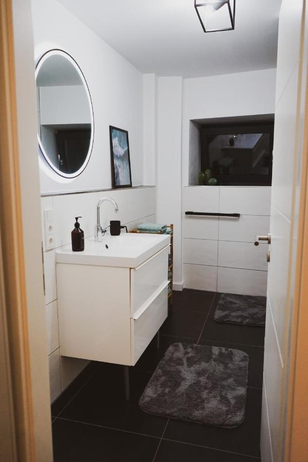 Stilvolles City-Loft Mit Privatem Whirlpool Trèves Extérieur photo