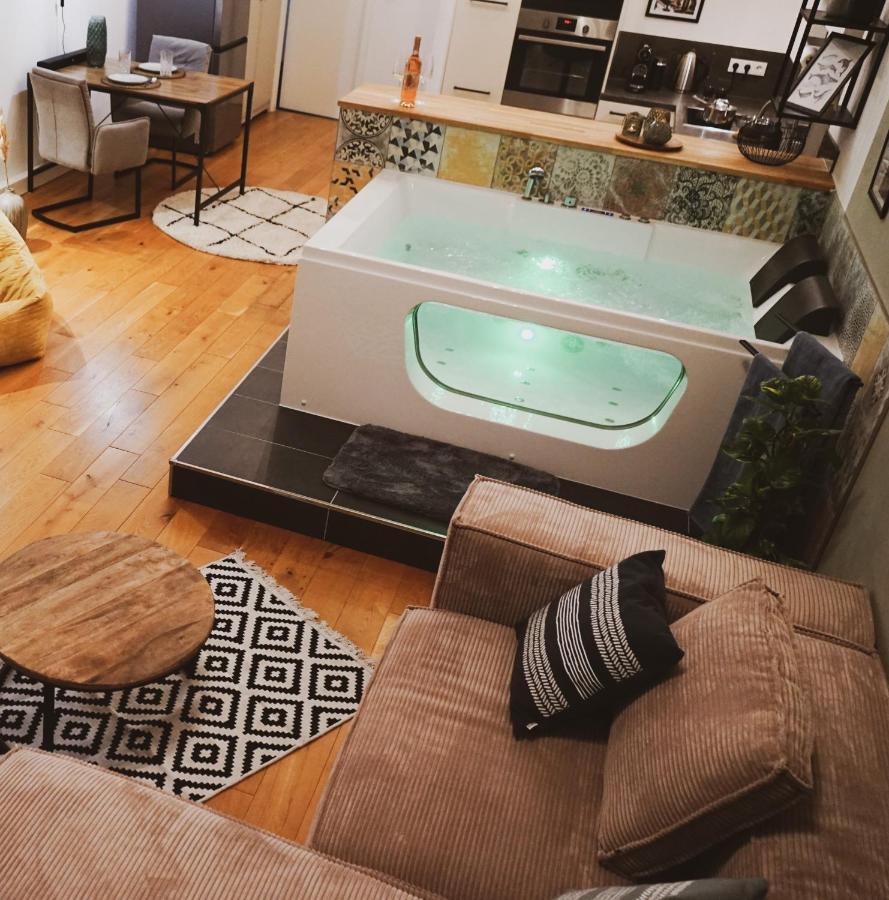 Stilvolles City-Loft Mit Privatem Whirlpool Trèves Extérieur photo